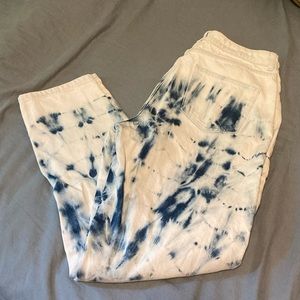 Acid wash jeans